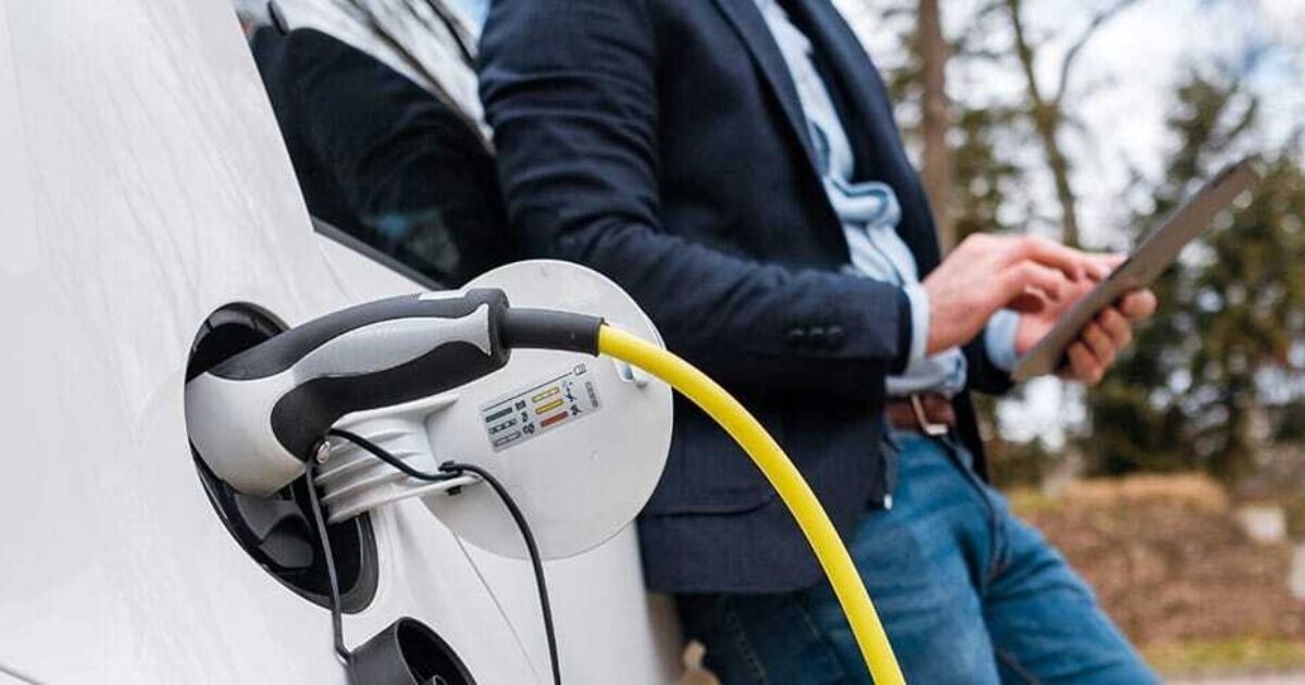 Caro energia quanto pesa sulle auto elettriche